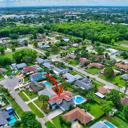 5 Bedroom Mansion With Pool And Non-Heated Jacuzzi Games In ボイントンビーチ エクステリア 写真
