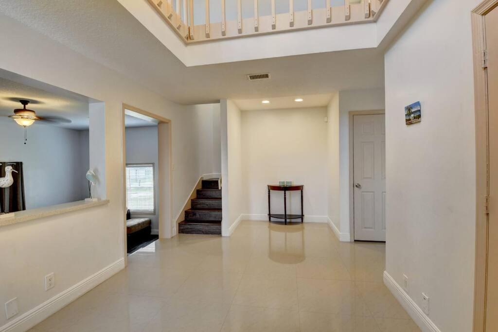 5 Bedroom Mansion With Pool And Non-Heated Jacuzzi Games In ボイントンビーチ エクステリア 写真