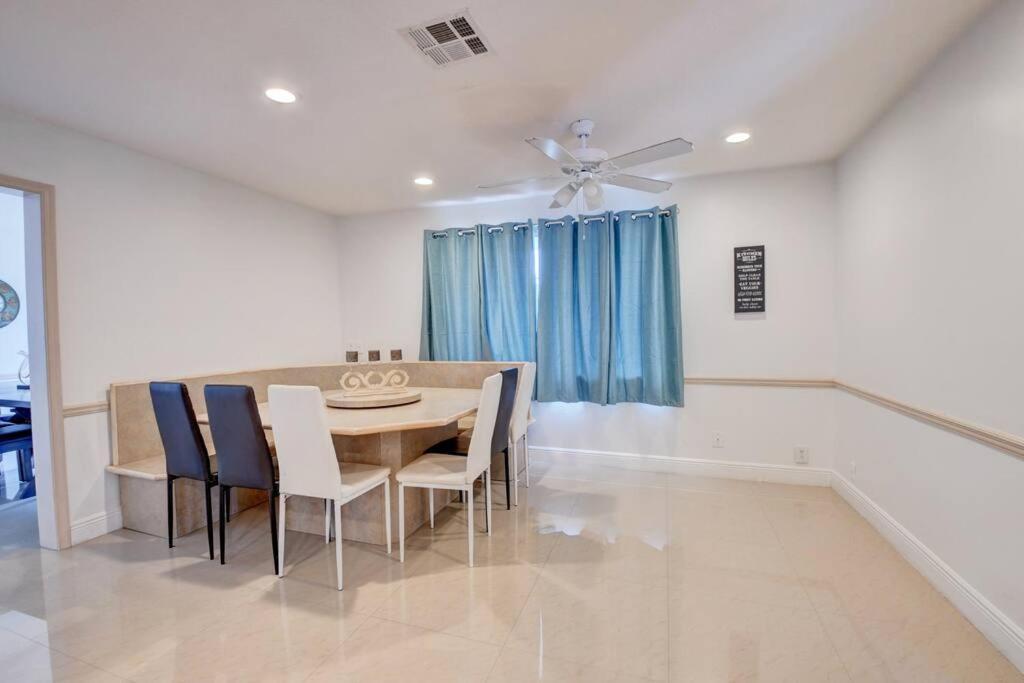 5 Bedroom Mansion With Pool And Non-Heated Jacuzzi Games In ボイントンビーチ エクステリア 写真